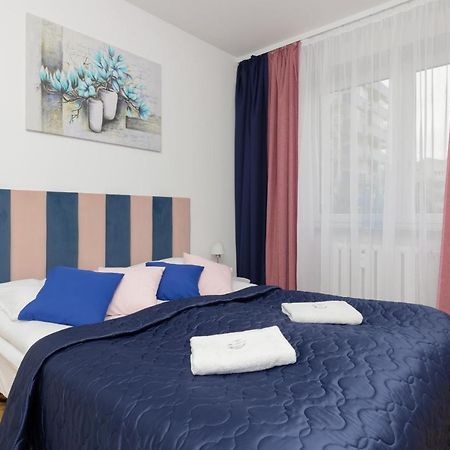 Family Apartment Bogatynska Bemowo By Noclegi Renters Варшава Екстериор снимка