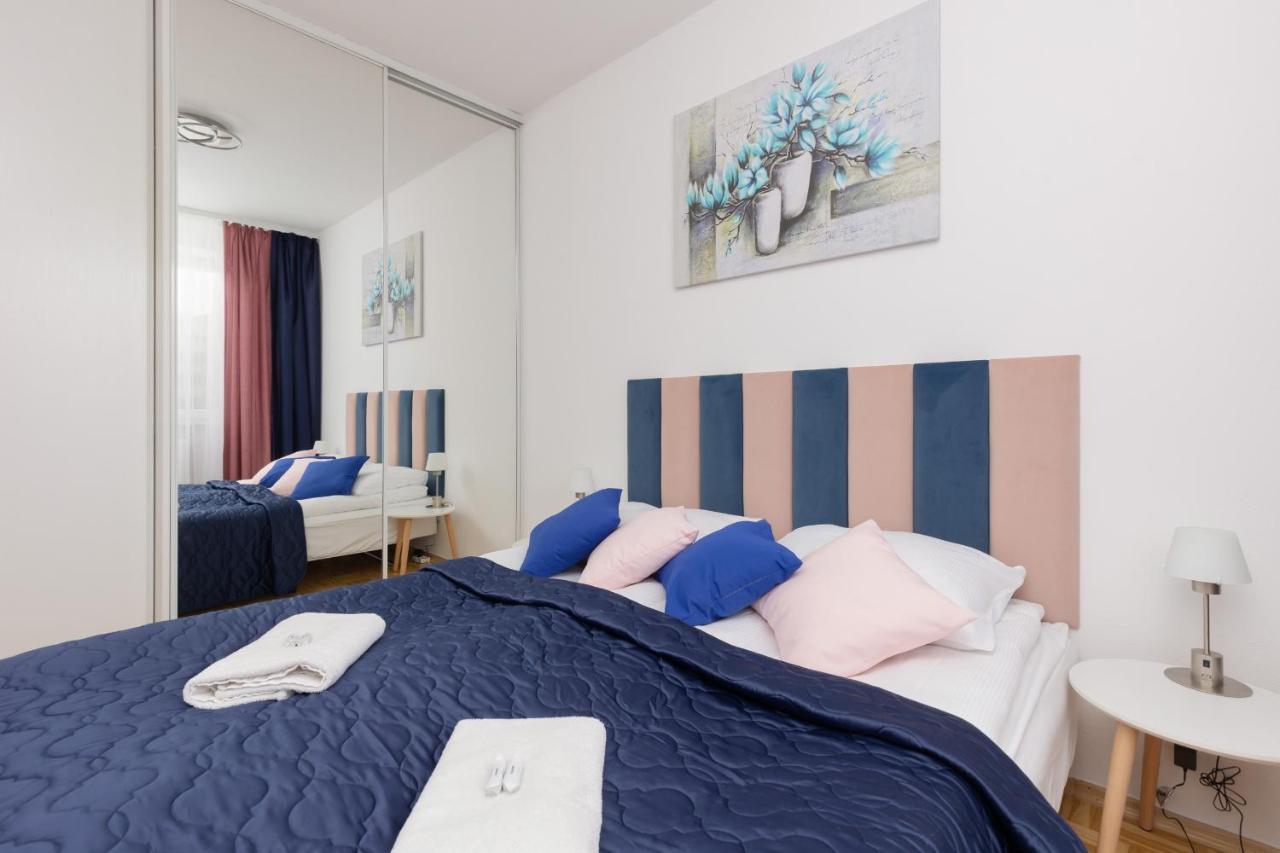 Family Apartment Bogatynska Bemowo By Noclegi Renters Варшава Екстериор снимка