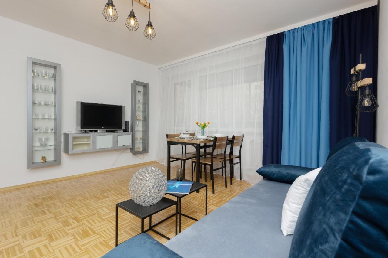 Family Apartment Bogatynska Bemowo By Noclegi Renters Варшава Екстериор снимка