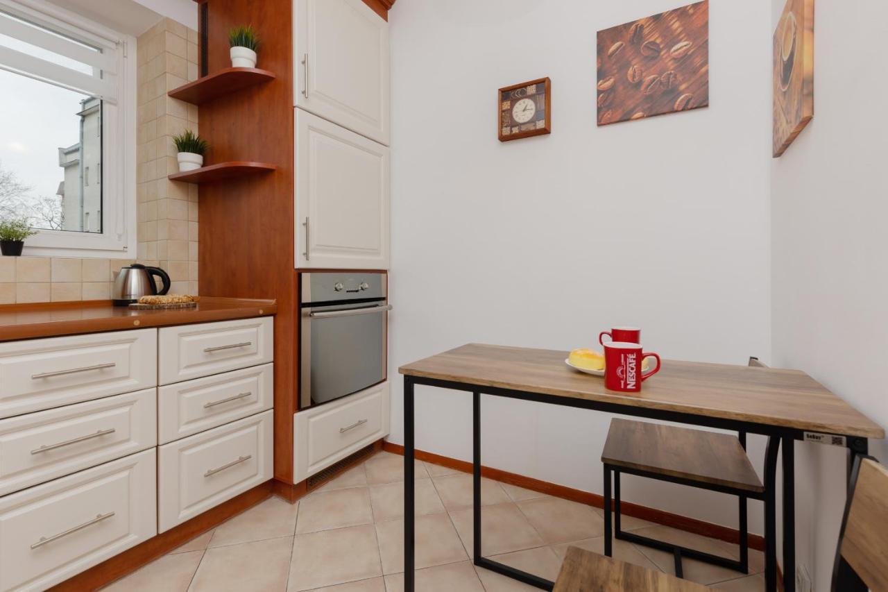 Family Apartment Bogatynska Bemowo By Noclegi Renters Варшава Екстериор снимка
